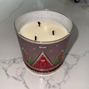 White Barn Festive Candle - Cream and Red Design